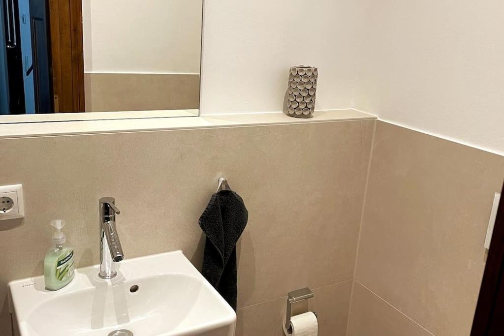 Verwunsches Haus Mit Parkplatz In Bester Lage Markkleeberg Dış mekan fotoğraf
